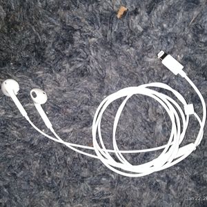 Iphone SE Headphone's